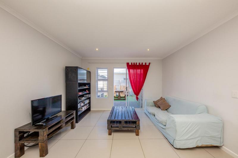 To Let 2 Bedroom Property for Rent in Parklands North Western Cape